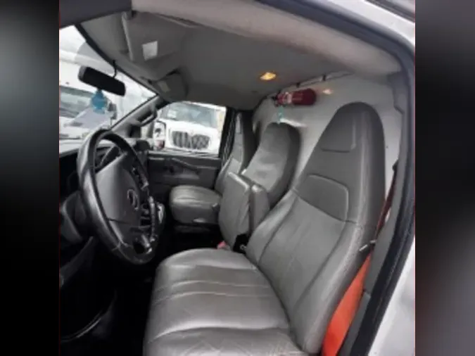 2020 GENERAL MOTORS CORP. 3500 PARCEL VAN