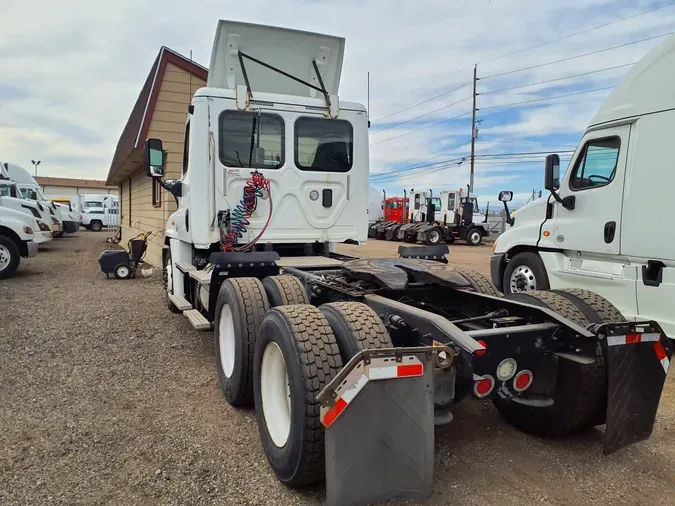 2017 FREIGHTLINER/MERCEDES CASCADIA 125