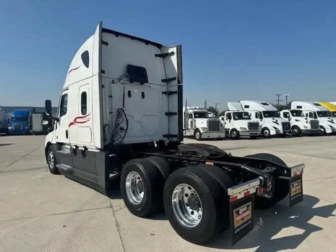 2021 Freightliner Cascadia