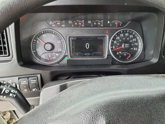 2019 NAVISTAR INTERNATIONAL LT625 SLPR CAB