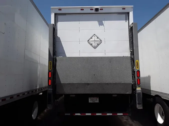 2019 FREIGHTLINER/MERCEDES M2 106