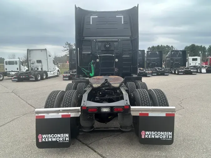 2021 Volvo VNL 860
