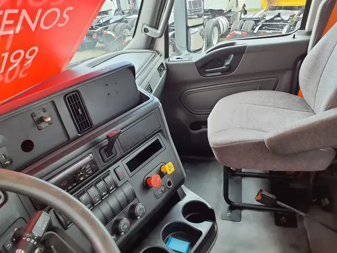 2019 NAVISTAR INTERNATIONAL LT625 DAYCAB T/A
