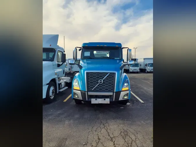 2019 VOLVO VNL64T-300