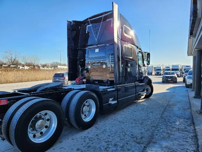 2023 VOLVO VNL64T860