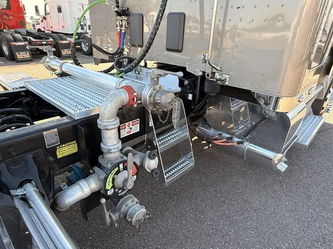 2021 Peterbilt 57940683b267a6741b102c19ee9a4583e2a