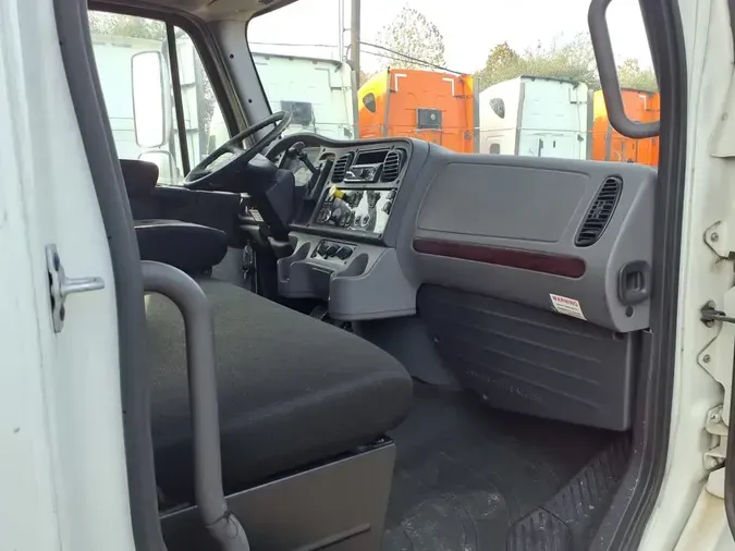 2018 FREIGHTLINER/MERCEDES M2 106