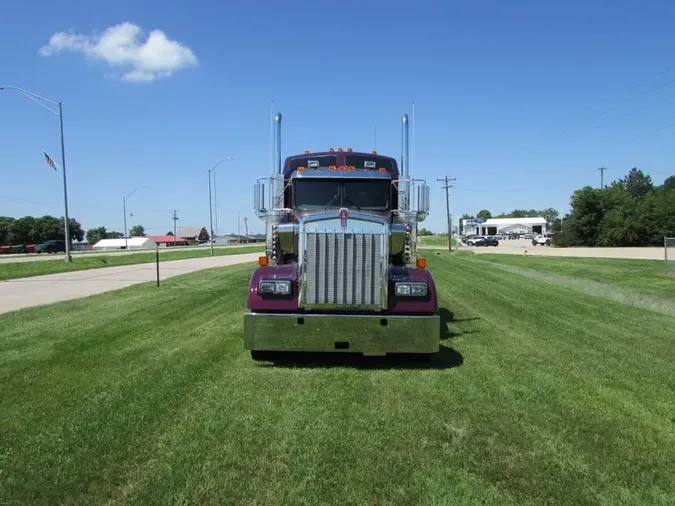 2026 Kenworth W900L