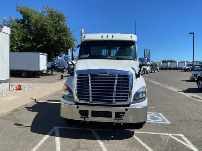 2020 FREIGHTLINER/MERCEDES CASCADIA 125