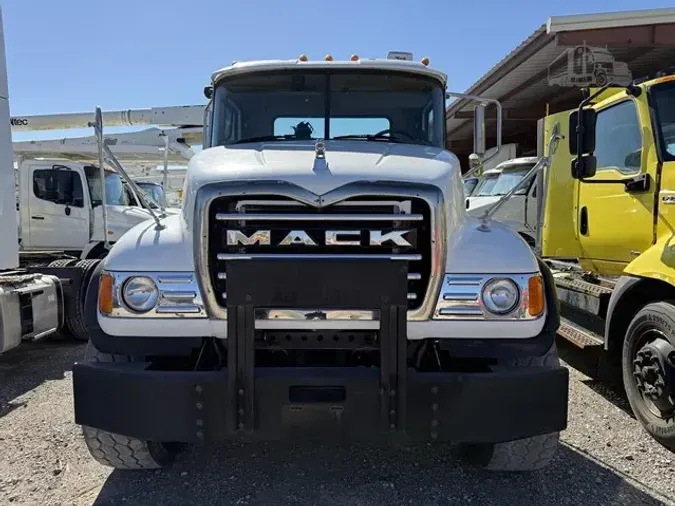 2007 MACK GRANITE CV713