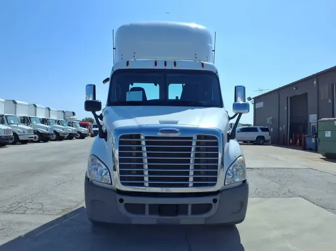 2019 FREIGHTLINER CASCADIA 113
