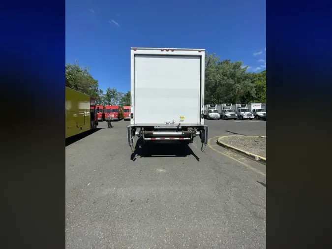 2018 FREIGHTLINER M2 106