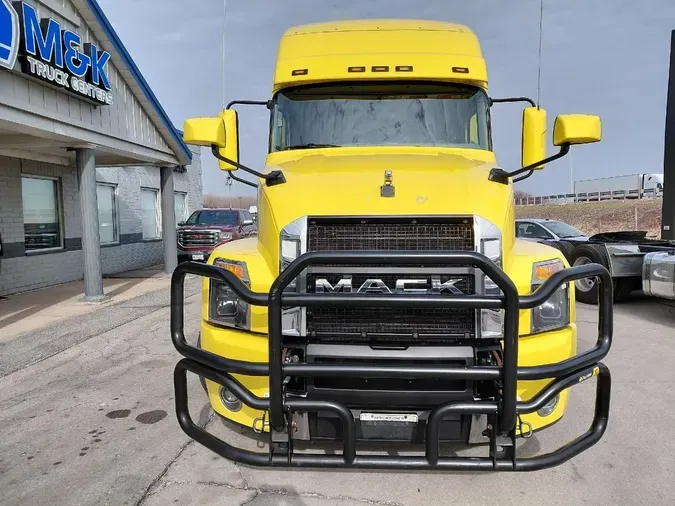 2022 MACK Anthem4072e83123a81d90ab77ffcf3886c496