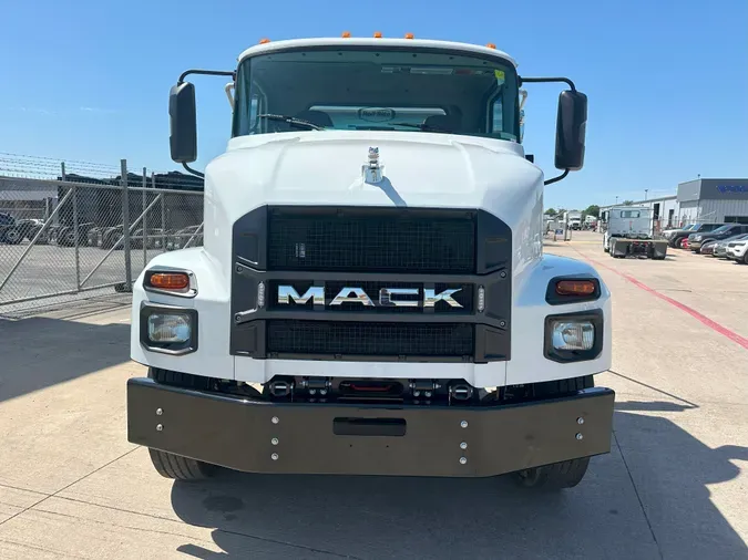 2024 MACK MD64