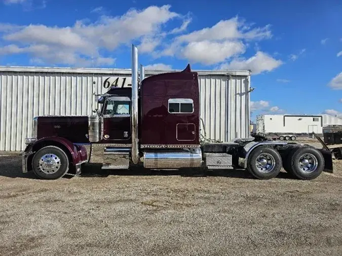 2023 PETERBILT 389