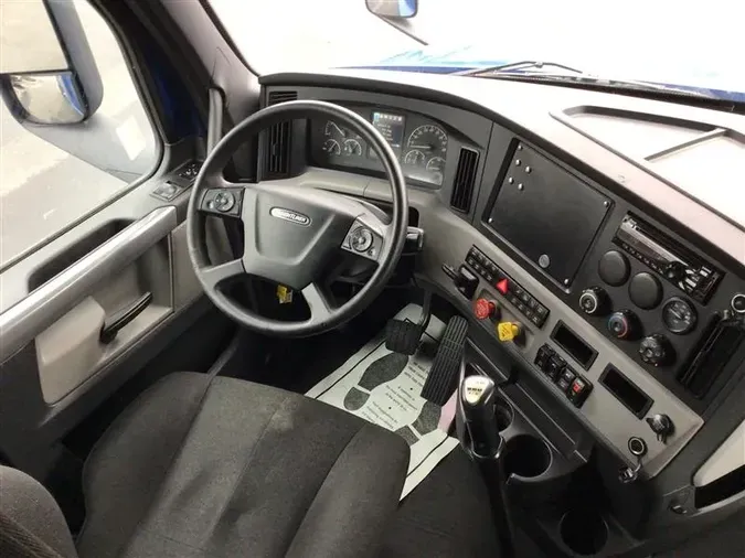 2019 FREIGHTLINER CA126