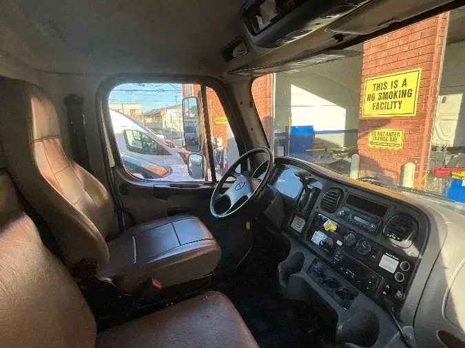 2017 Freightliner M2