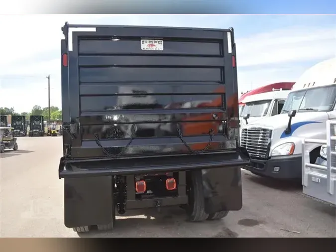 2019 VOLVO VHD84B300