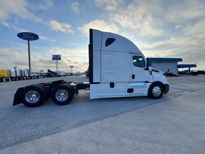 2022 FREIGHTLINER CASCADIA 126