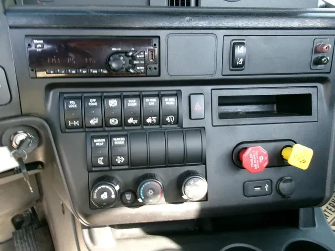 2021 International LT625