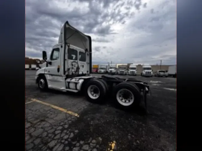 2019 FREIGHTLINER/MERCEDES CASCADIA 1254089c41a8d0b6944dd7ab428320cb5c2