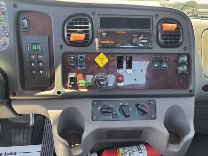 2019 FREIGHTLINER/MERCEDES M2 106408a191acddd665fd7c32011240928db