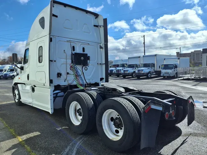 2019 FREIGHTLINER/MERCEDES CASCADIA 125