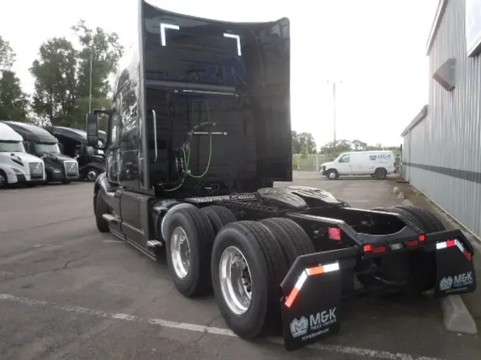 2025 VOLVO VNL64T760