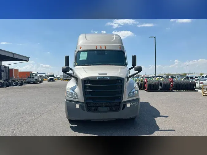2021 Freightliner Cascadia 126