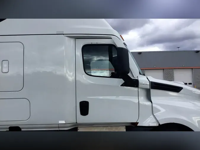2022 Freightliner Cascadia 126