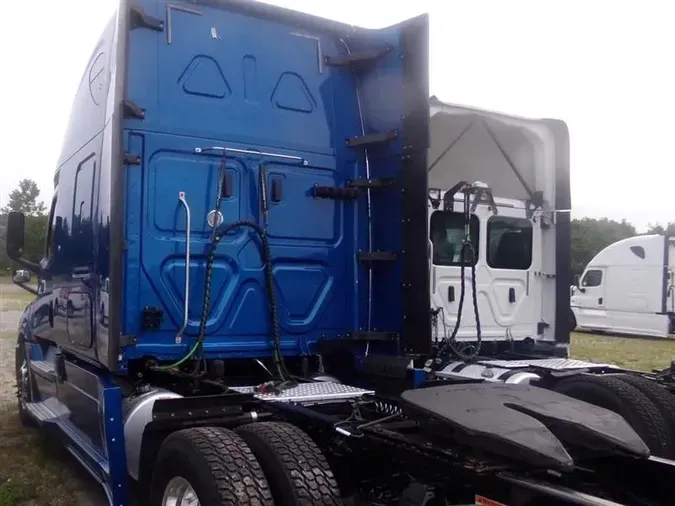 2021 FREIGHTLINER CA126