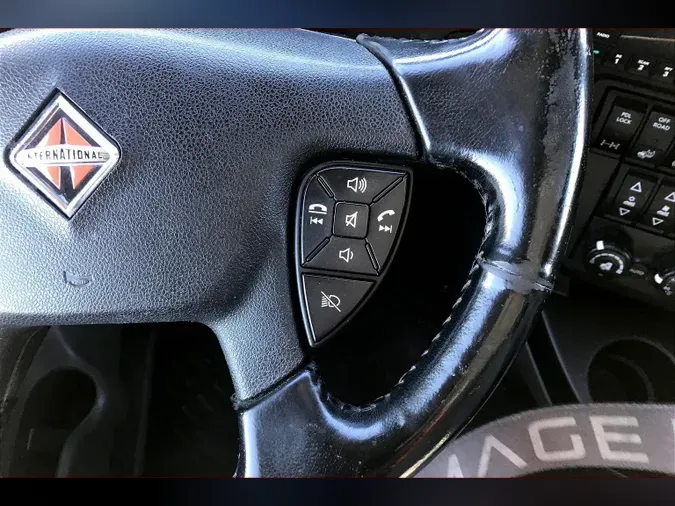 2021 INT LT625 6x44096369084354ed1c57bdeb7e686710b