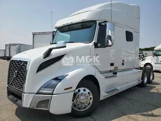 2020 VOLVO VNL64T740