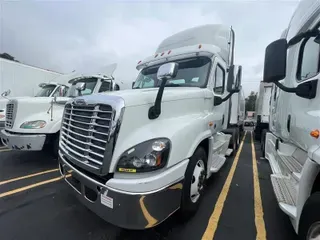 2016 Freightliner CASCADIA 125