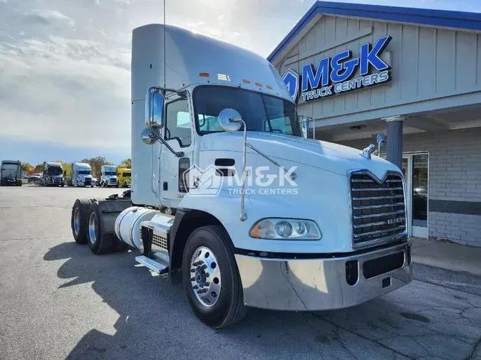 2018 MACK CXU613