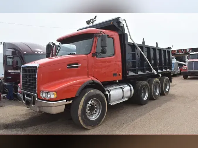 2006 VOLVO VHD84B200409ca6417405527baed141d2c40afe04