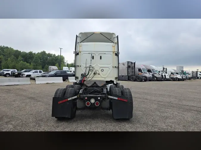 2022 Freightliner Cascadia 126