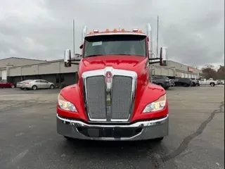 2025 Kenworth T680