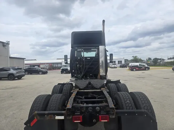 2020 International LT625