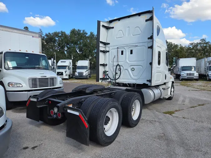 2020 FREIGHTLINER/MERCEDES CASCADIA 125