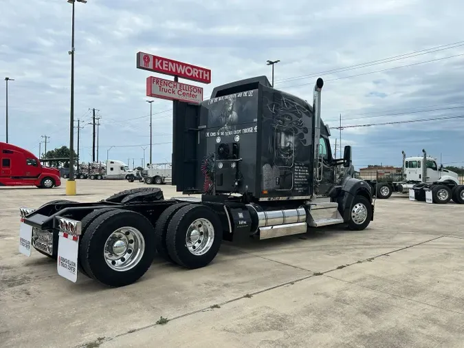 2024 Kenworth W990