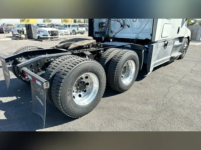 2020 Freightliner Cascadia