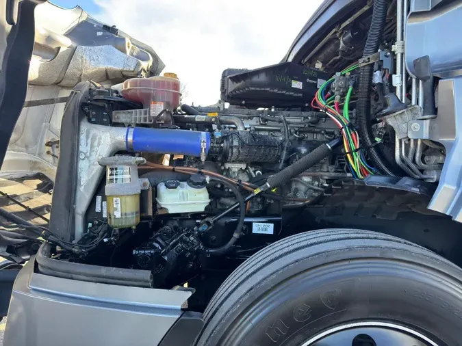 2023 FREIGHTLINER Cascadia 126