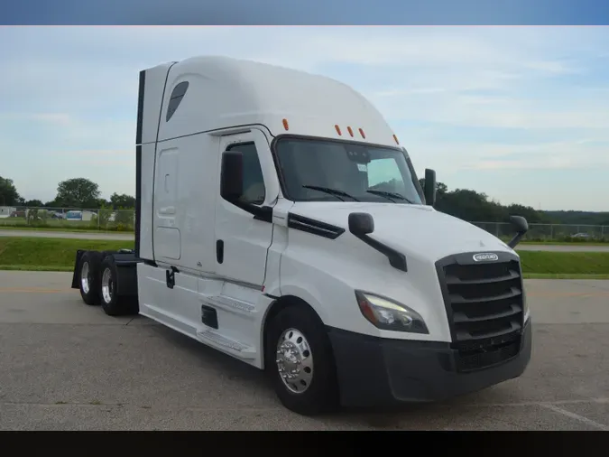 2022 FREIGHTLINER Cascadia 126