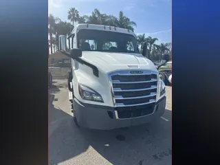 2019 FREIGHTLINER/MERCEDES NEW CASCADIA 116