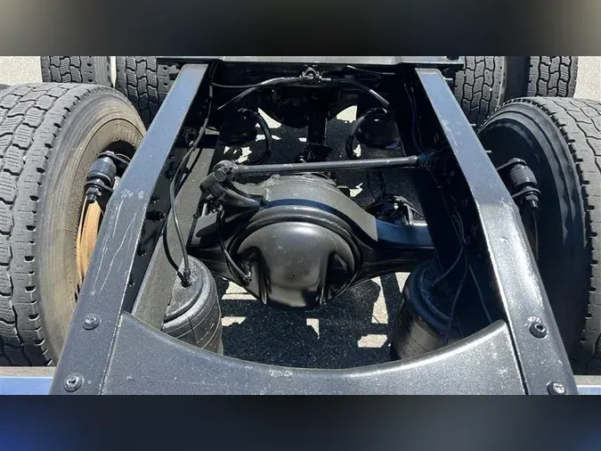 2019 FREIGHTLINER CA126