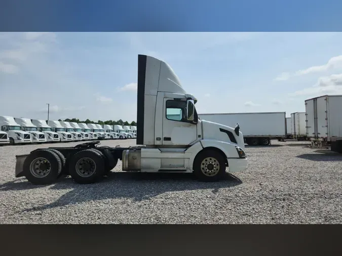 2018 Volvo VNL300
