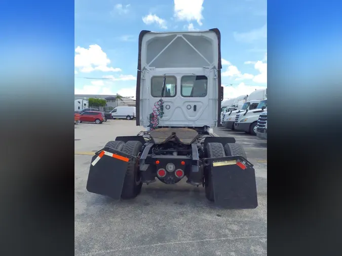2020 FREIGHTLINER NEW CASCADIA 116