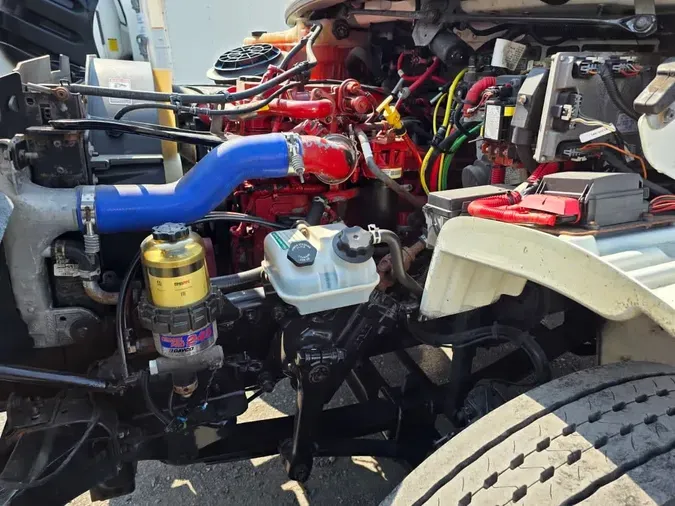 2018 FREIGHTLINER M2 106