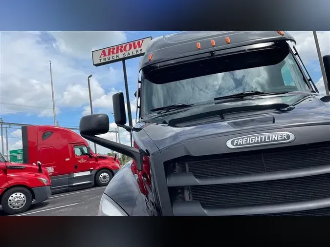 2022 FREIGHTLINER CA126